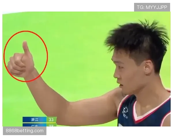 故意踢人犯规判罚的关键点有哪些？裁判如何精准识别？